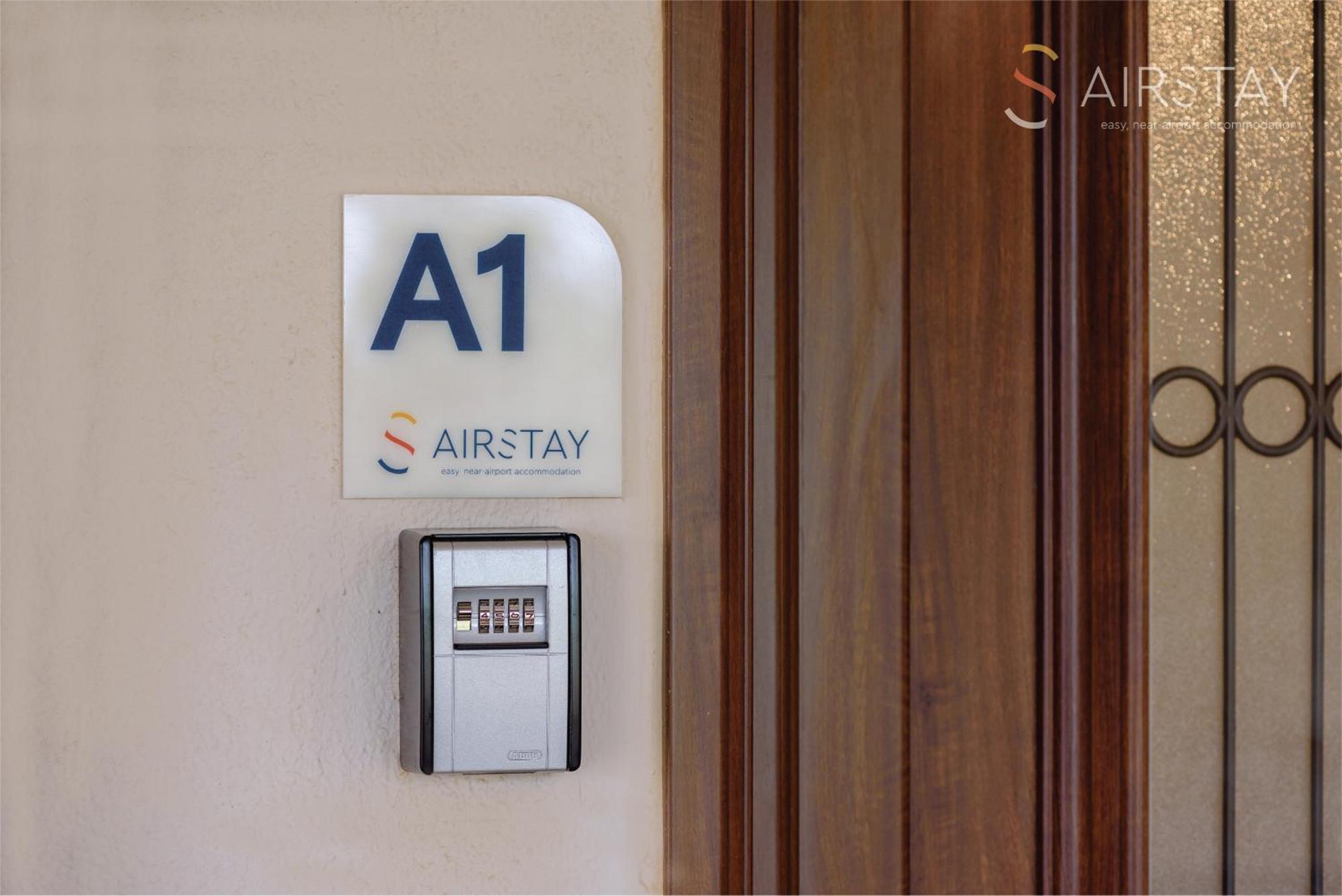 Ryze Apartments Airport By Airstay Artémida Eksteriør bilde